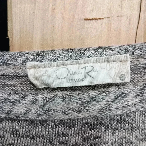 Long sleeve Brown with knot on the bottom size small Olivia rae sleepwear - Picture 5 of 6